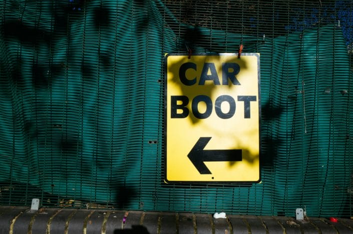 roberto pansolli aePribQ unsplash Car boot sign