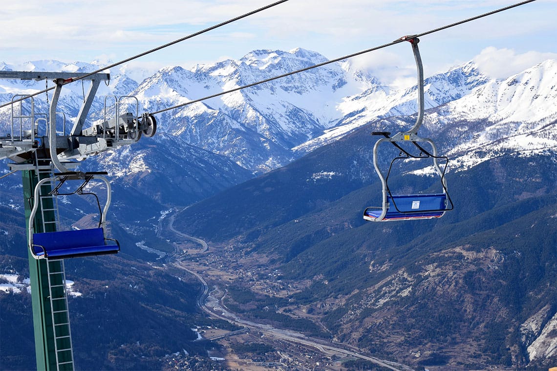 Sauze d'oulx italy school ski trip lifts